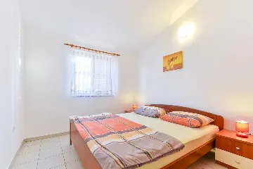 Apartment in Lučica, Vir for 4–6 Guests