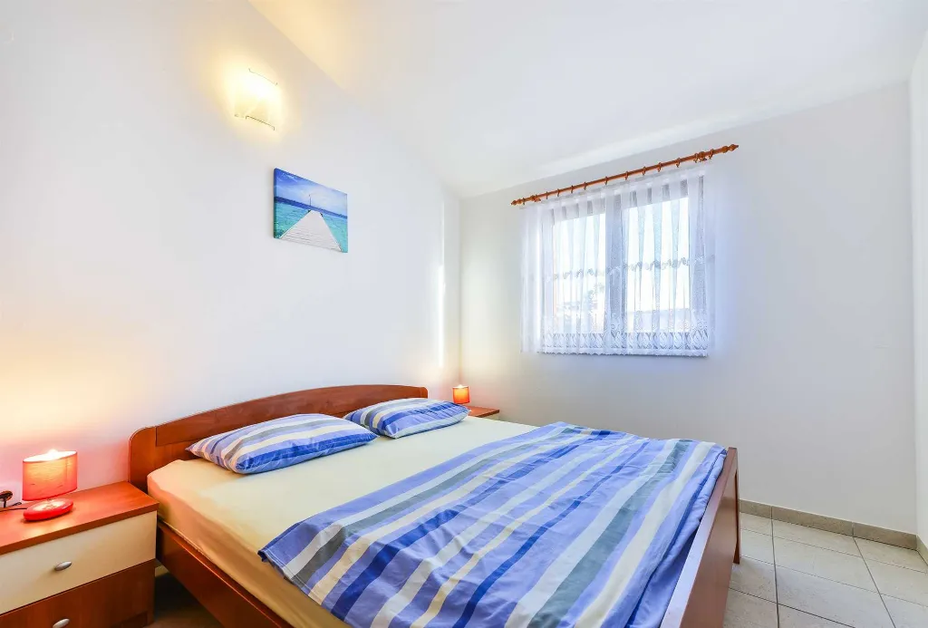 Apartment in Lučica, Vir for 4–6 Guests