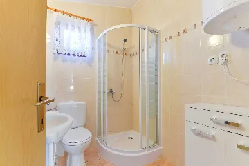 Apartment in Lučica, Vir for 4–6 Guests