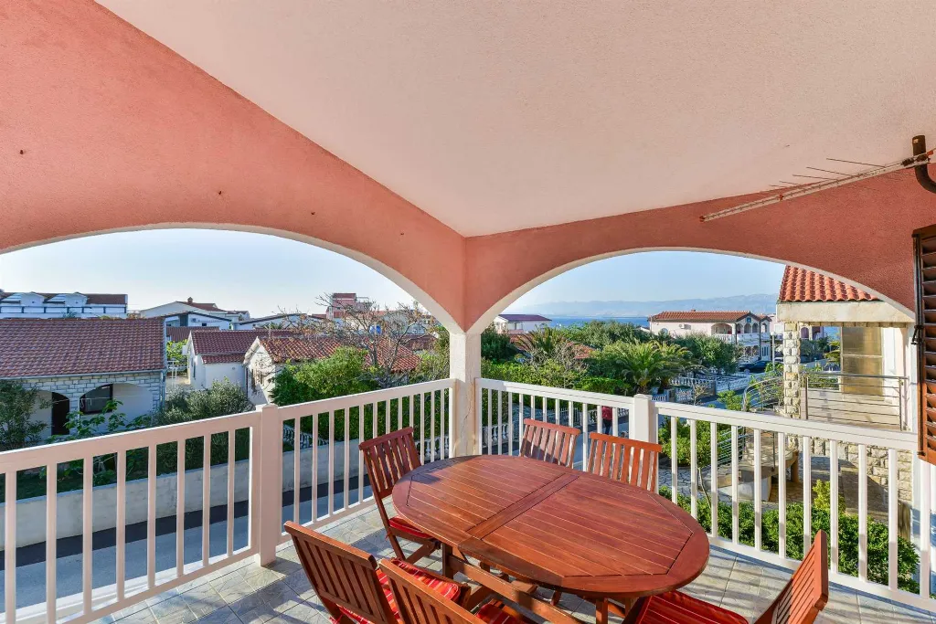 Apartment in Lučica, Vir for 4–6 Guests