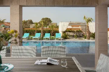 Pool, Jacuzzi & Sauna Villa in Vir (8–10)