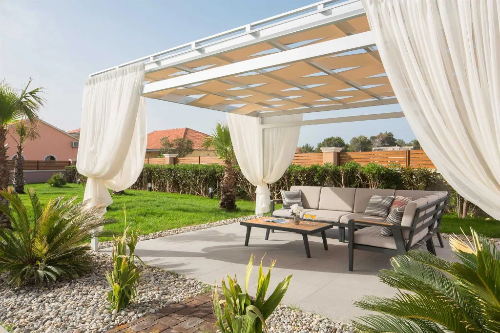 Pool, Jacuzzi & Sauna Villa in Vir (8–10)