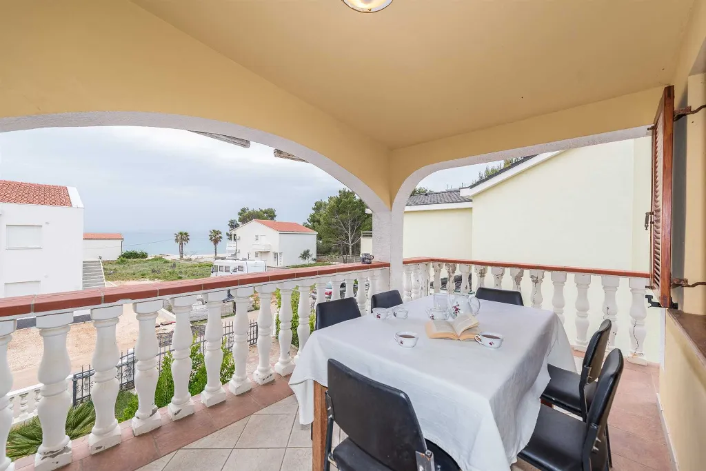 3-Bedroom Sea View Apartment in Vir