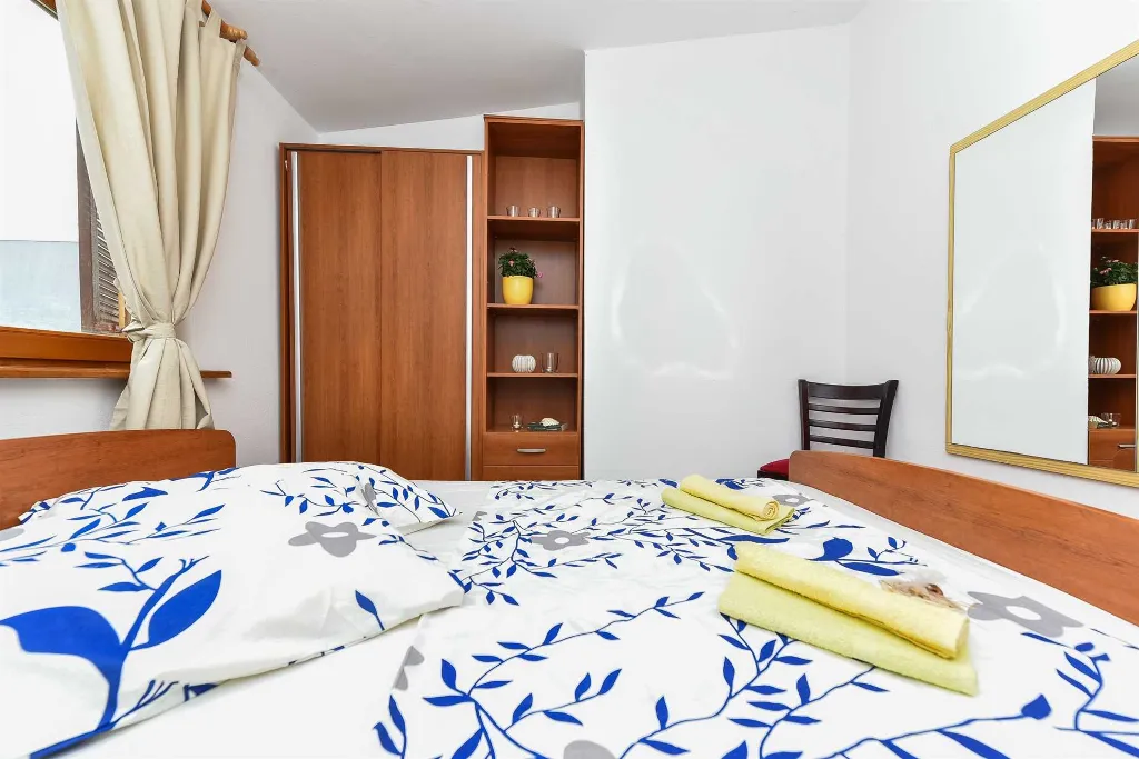3-Bedroom Sea View Apartment in Vir