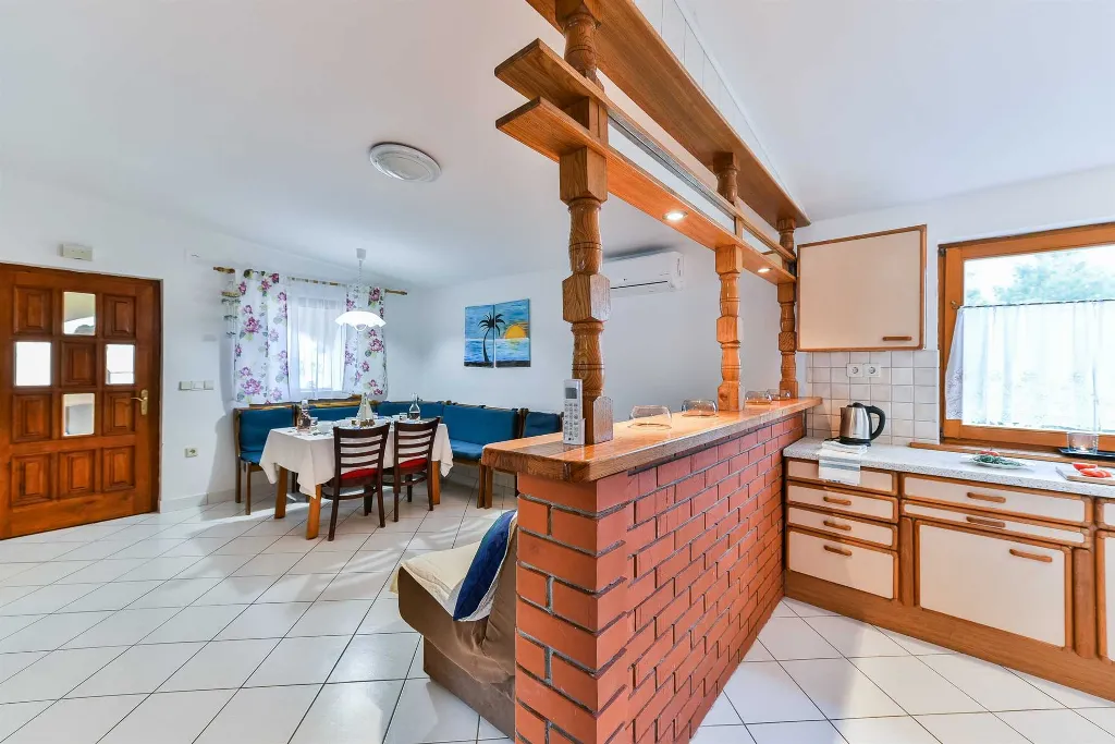 3-Bedroom Sea View Apartment in Vir
