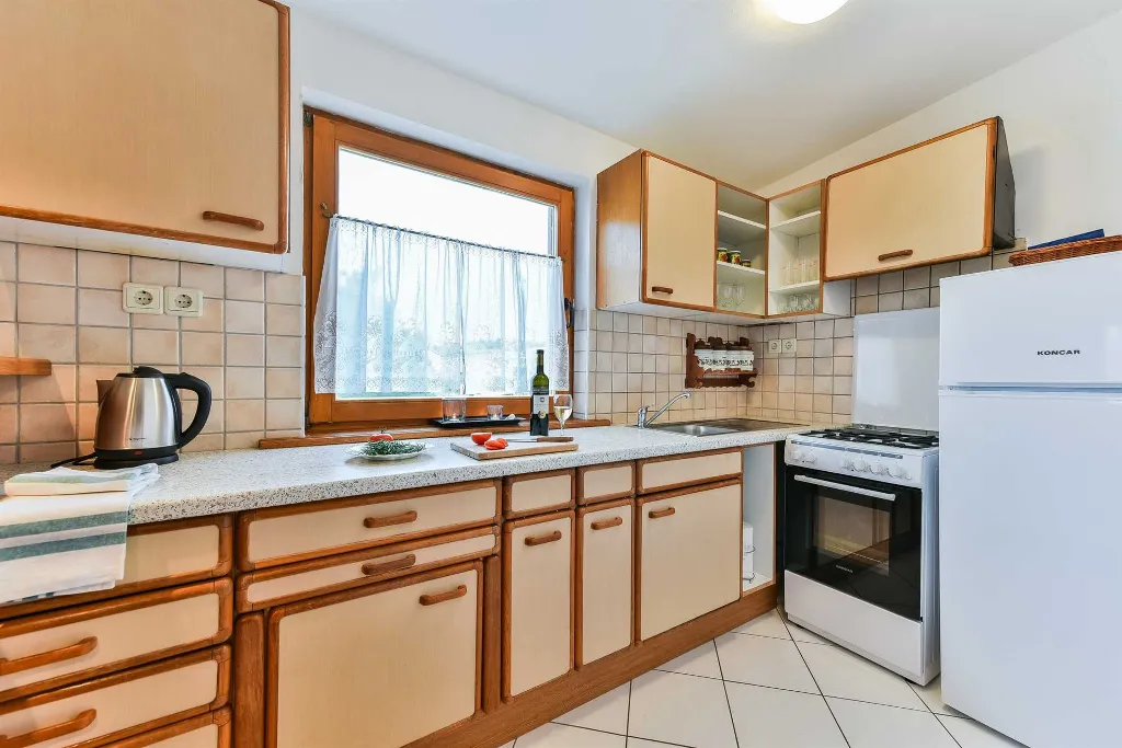 3-Bedroom Sea View Apartment in Vir