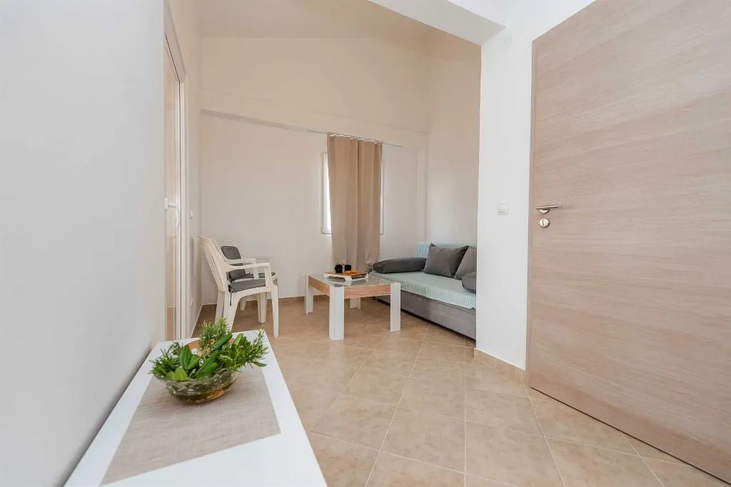 Apartment in Vir for 2–4 Guests, 100 m to Beach