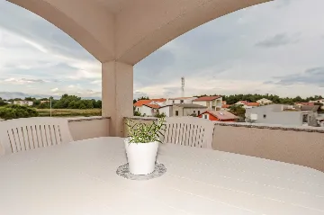 Apartment in Vir for 2–4 Guests, 100 m to Beach