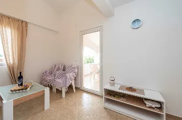 2-Bedroom Apartment in Vir for 2–4 Guests