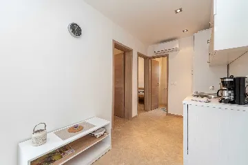 2-Bedroom Apartment in Vir for 2–4 Guests