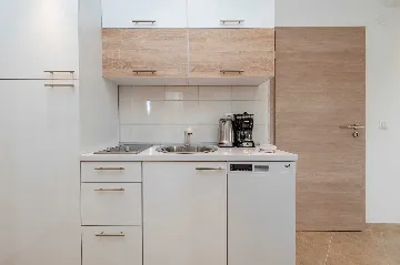 2-Bedroom Apartment in Vir for 2–4 Guests