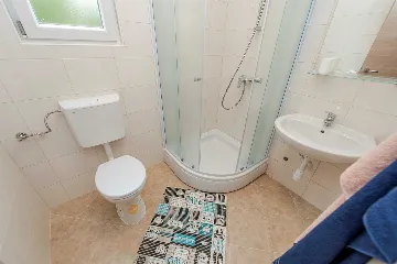 2-Bedroom Apartment in Vir for 2–4 Guests