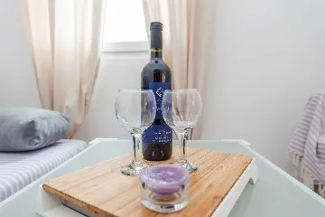 2-Bedroom Apartment in Vir for 2–4 Guests