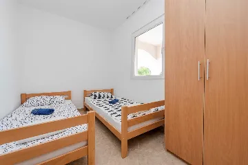 2-Bedroom Apartment in Vir for 2–4 Guests