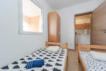 2-Bedroom Apartment in Vir for 2–4 Guests