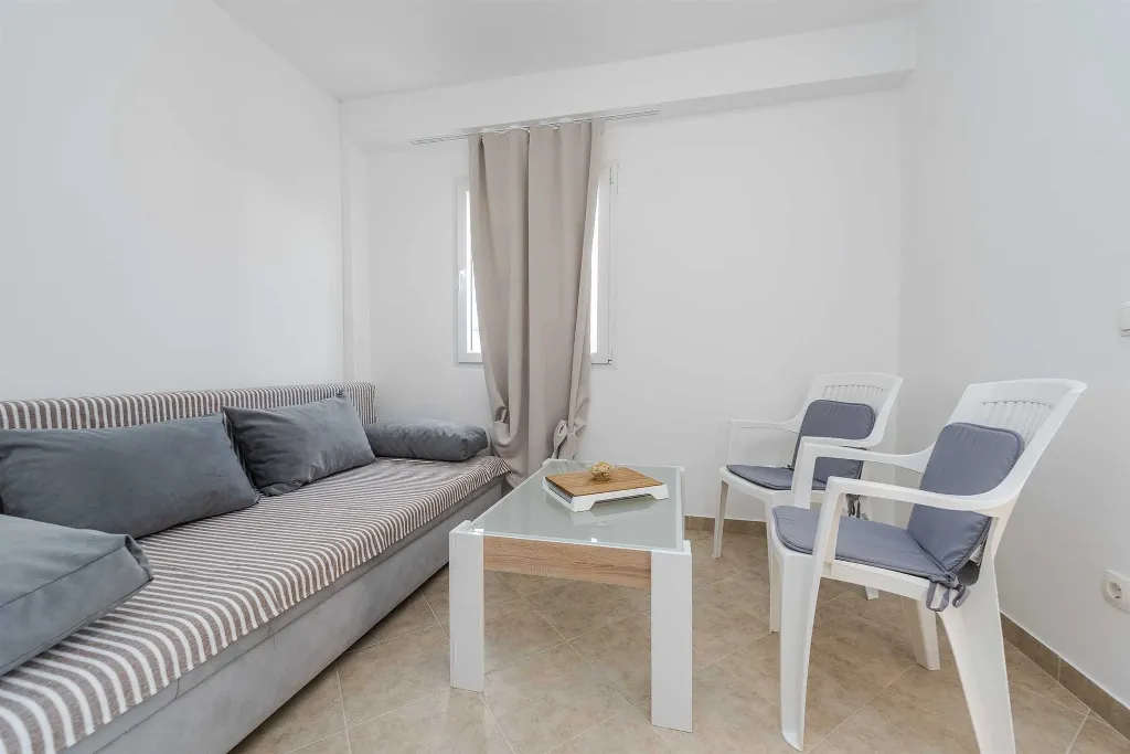 Apartment in Vir for 4 Guests with Balcony