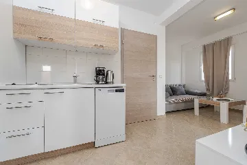 Apartment in Vir for 4 Guests with Balcony