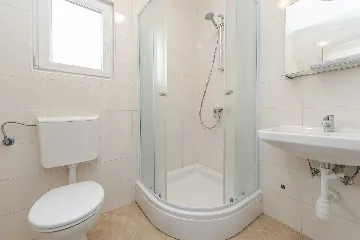 Apartment in Vir for 4 Guests with Balcony