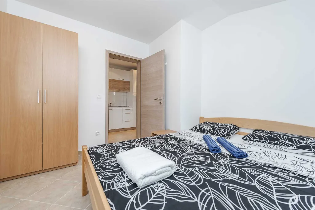 Apartment in Vir for 2-4 Guests near Luka Bay