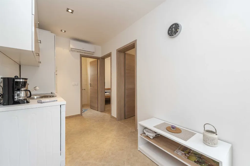 Apartment in Vir for 2-4 Guests near Luka Bay