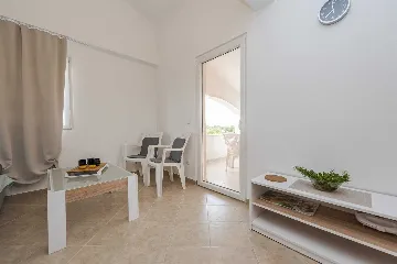 Vir Apartment for 4 Guests Near Luka Bay
