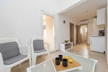 Vir Apartment for 4 Guests Near Luka Bay