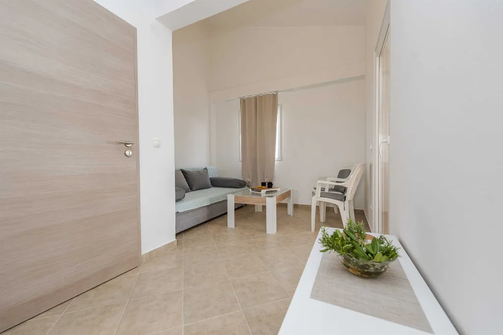 Vir Apartment for 4 Guests Near Luka Bay