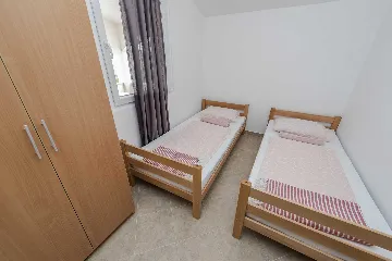 Vir Apartment for 4 Guests Near Luka Bay