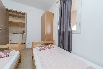 Vir Apartment for 4 Guests Near Luka Bay