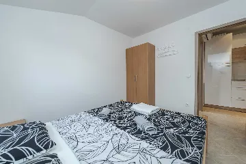 Vir Apartment for 4 Guests Near Luka Bay