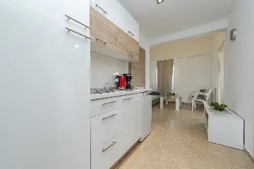 Vir Apartment for 4 Guests Near Luka Bay