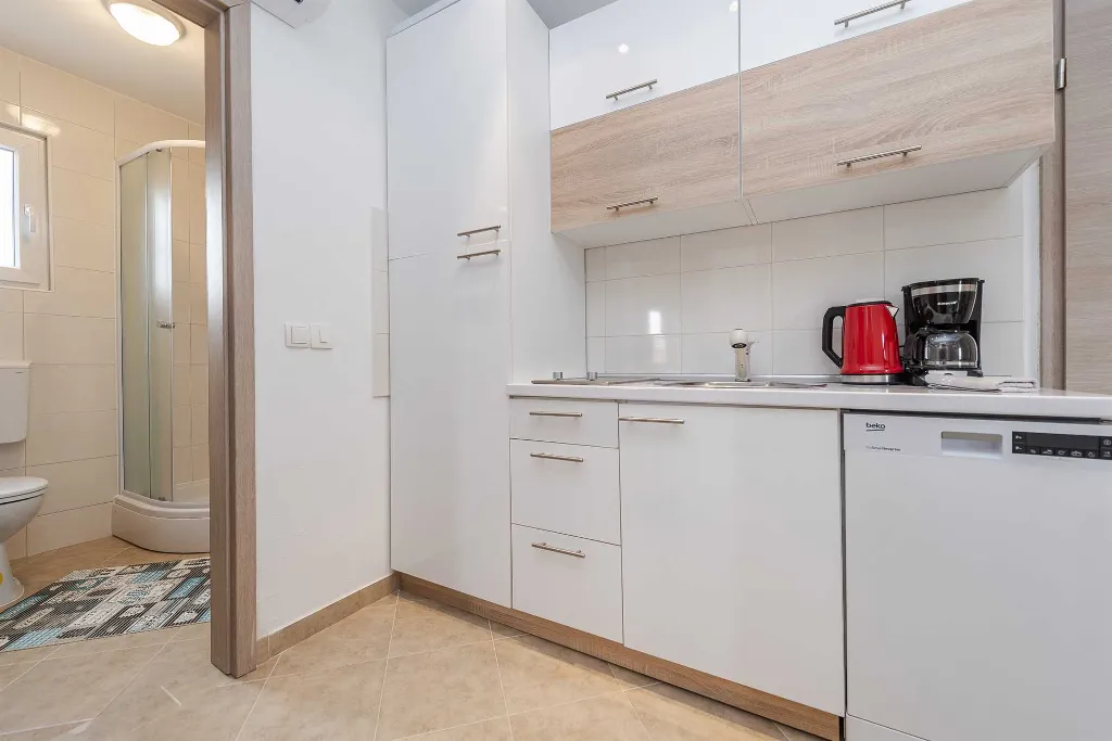 Vir Apartment for 4 Guests Near Luka Bay