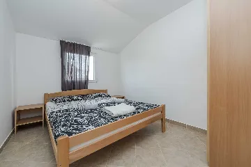 Vir Apartment for 4 Guests Near Luka Bay