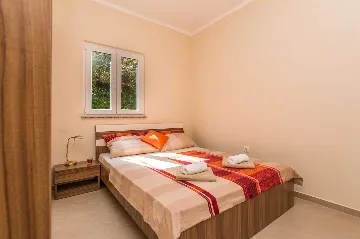 Apartment in Vir for 2–4 Guests near Pebble Beach