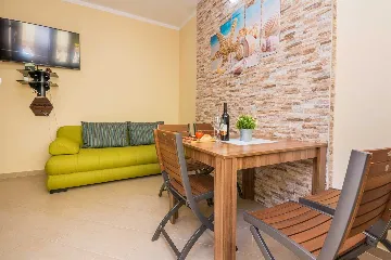 Apartment in Vir for 2–4 Guests near Pebble Beach