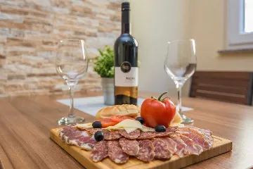 Apartment in Vir for 2–4 Guests near Pebble Beach