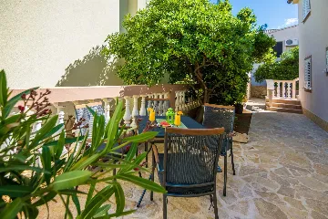 Apartment in Vir for 2–4 Guests near Pebble Beach