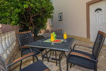 Apartment in Vir for 2–4 Guests near Pebble Beach