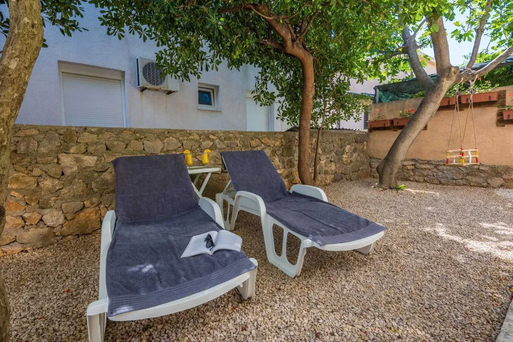 Apartment in Vir for 2–4 Guests near Pebble Beach