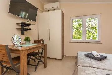 Studio for 2 in Vir – 250 m from Pebble Beach