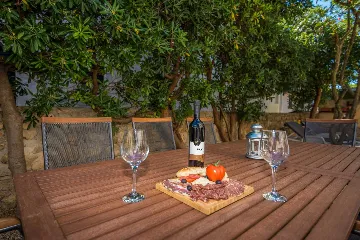 Studio for 2 in Vir – 250 m from Pebble Beach