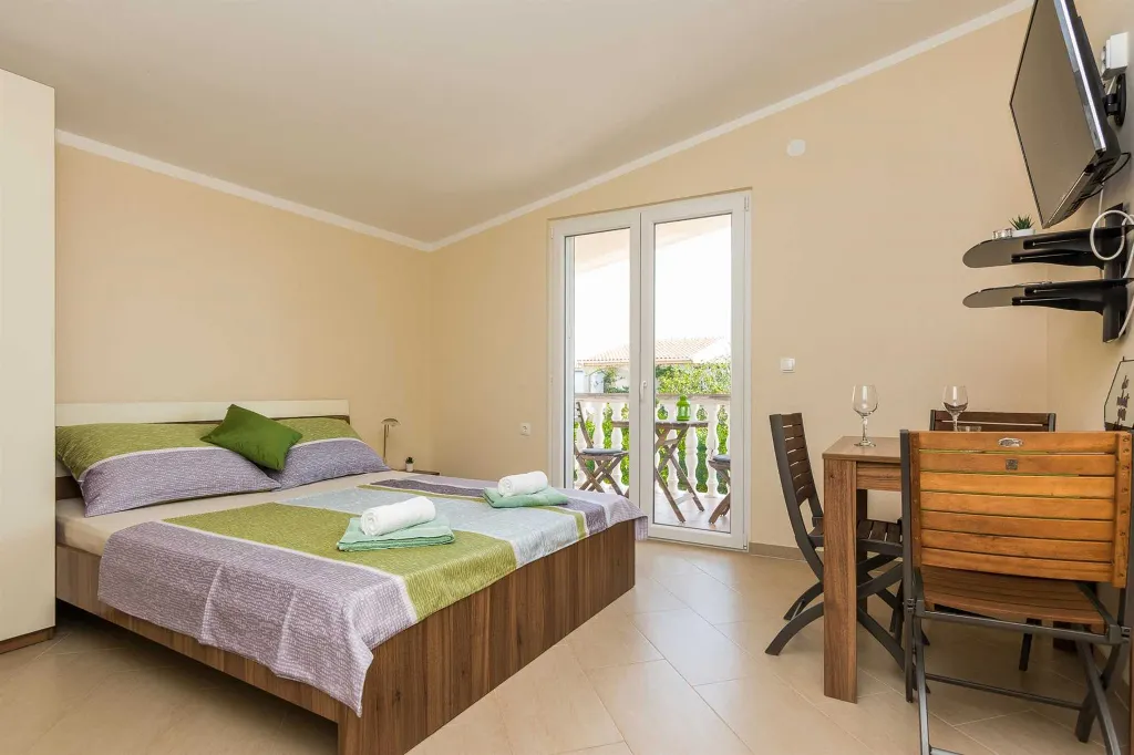 Studio Apartment for 2 in Vir, Croatia