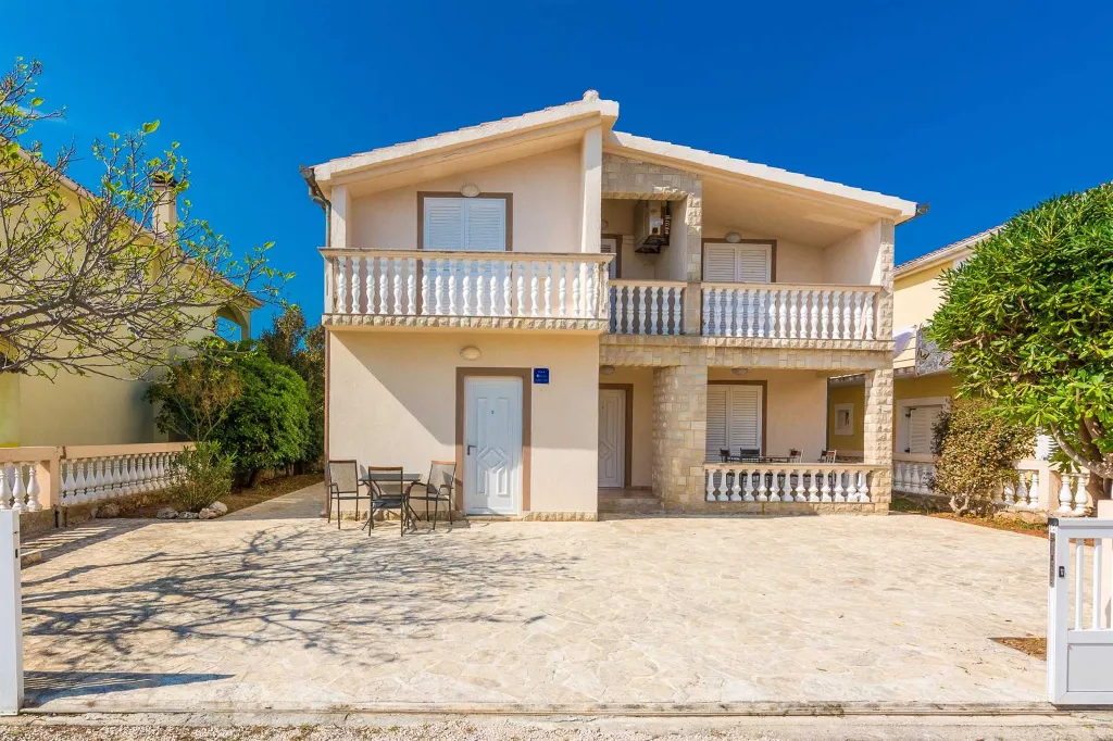 Studio in Vir for 2, 250 m from Pebble Beach