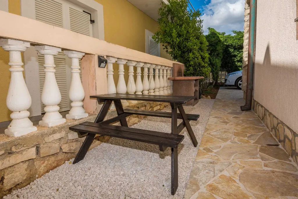 Studio in Vir for 2, 250 m from Pebble Beach