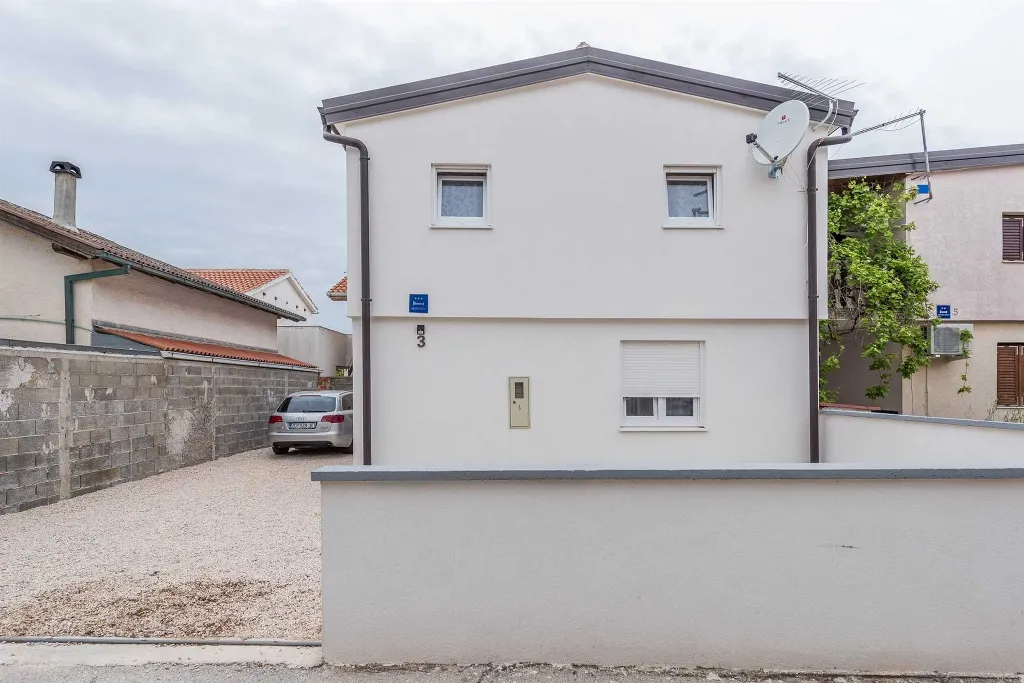 Apartment for 4 in Vir with Balcony
