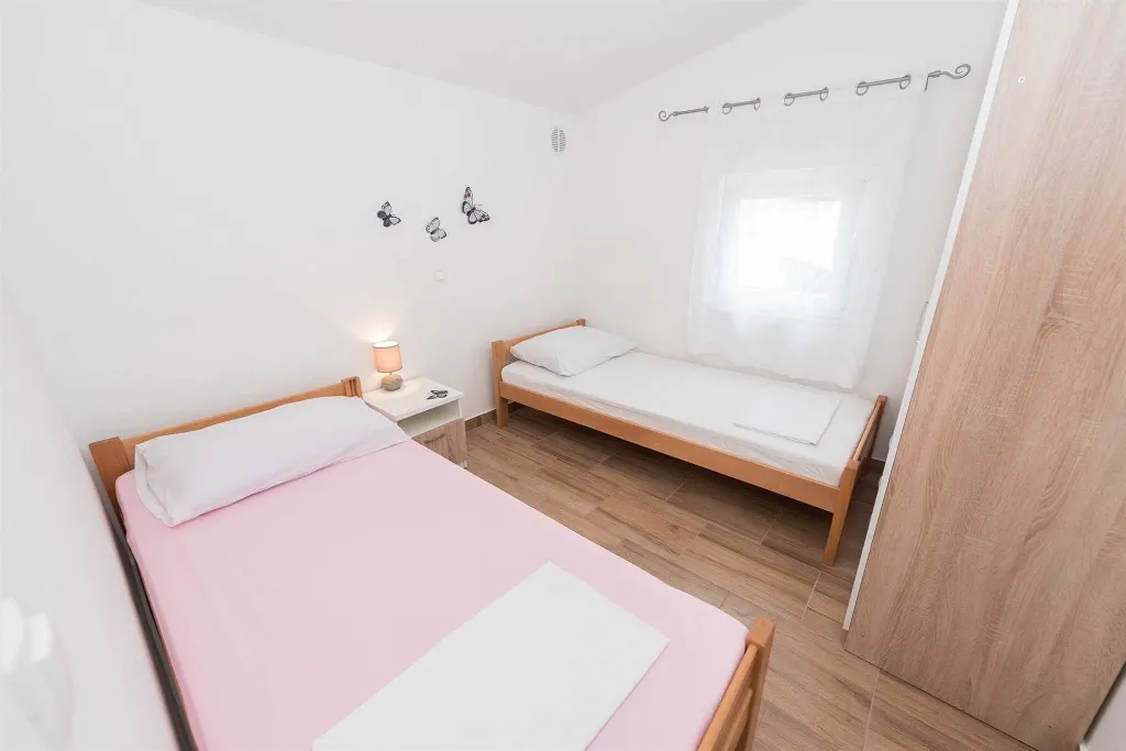 Apartment for 4 in Vir with Balcony