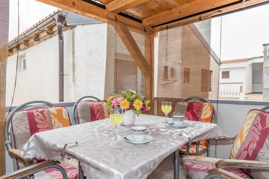 Apartment for 4 in Vir with Balcony