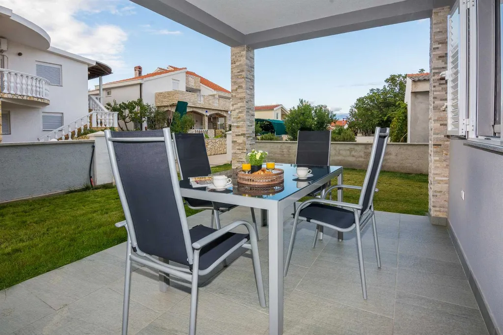 1-Bedroom Apartment for 2–4 in Vir, Croatia