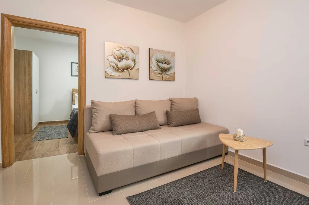 Vir Apartment for 2–4 Guests Near Soldatica Beach