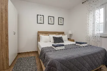 Vir Apartment for 2–4 Guests Near Soldatica Beach